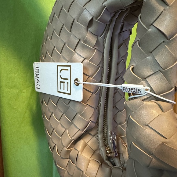Urban Expressions Taupe Woven Bag - Picture 2 of 10